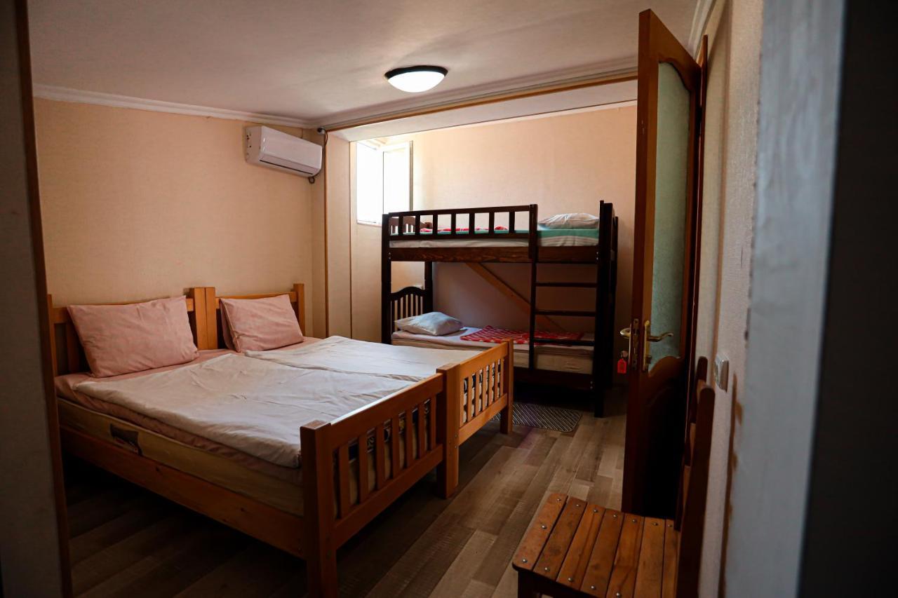 Guesthouse Gua Kutaisi Esterno foto