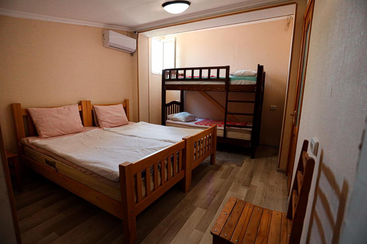 Guesthouse Gua Kutaisi Esterno foto