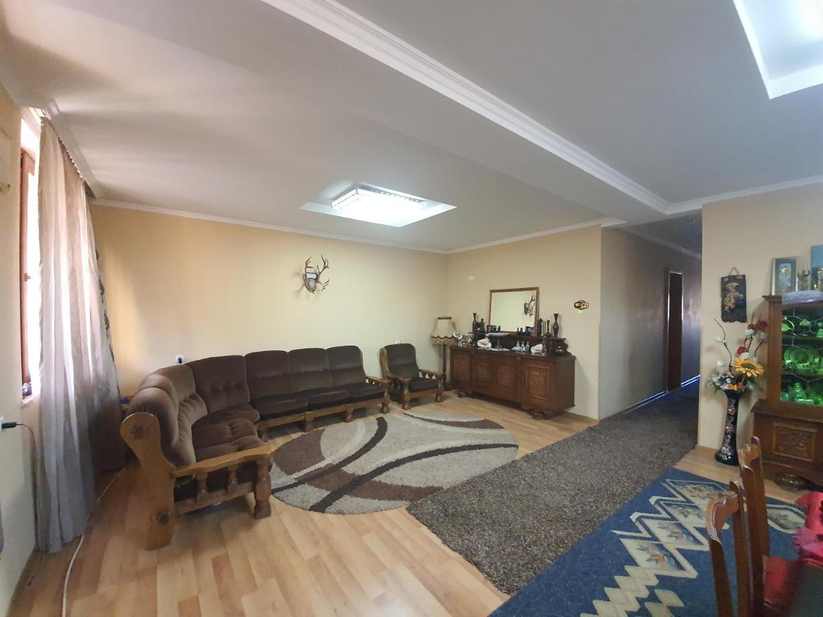Guesthouse Gua Kutaisi Esterno foto